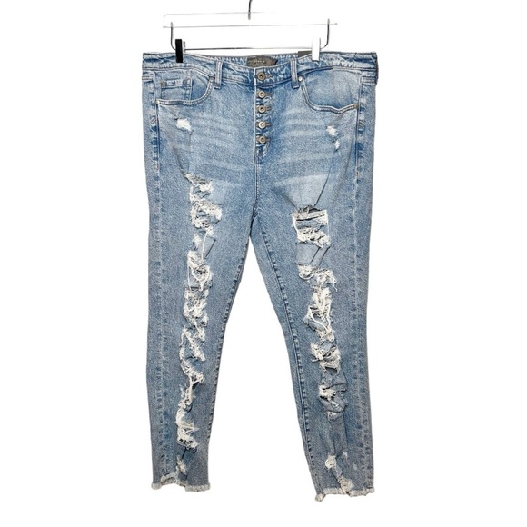 NEW Torrid Light Wash Exposed Button Destructed Skinny Women’s Jeans Sz 15 - Picture 1 of 11